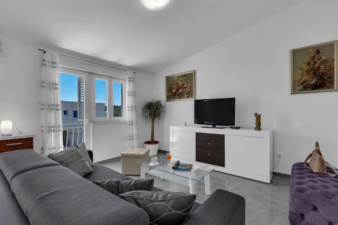 Ana Apartment Макарска Екстериор снимка
