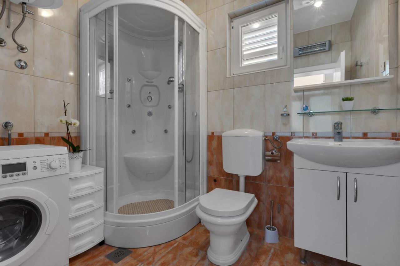 Ana Apartment Макарска Екстериор снимка