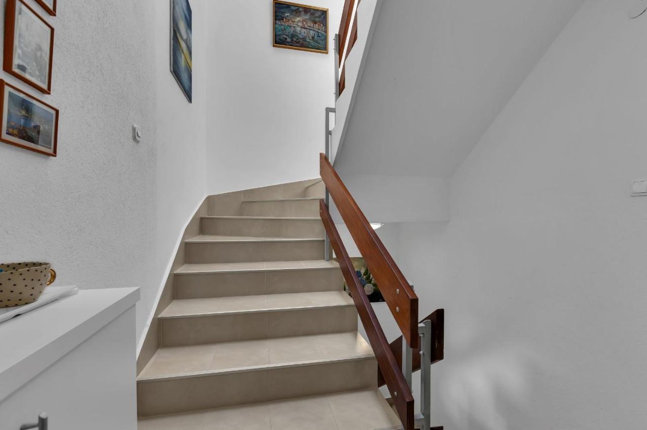 Ana Apartment Макарска Екстериор снимка
