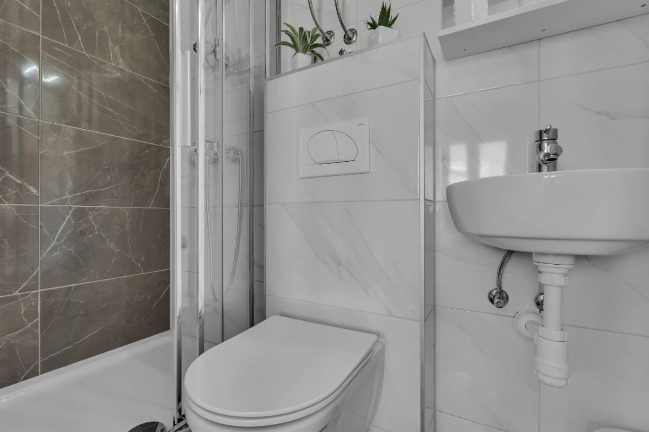 Ana Apartment Макарска Екстериор снимка